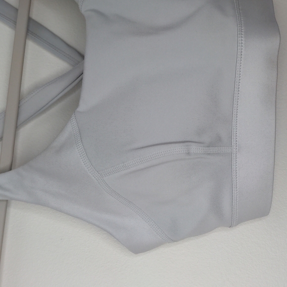 𝅺iris & Ink Revolve Gray Luna Rock Sports Bra   small - Picture 3 of 6